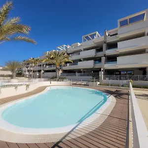  Apartment Stunning - Walking Distance To The Beach And Town - Pool Open